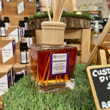 Load image into Gallery viewer, Reed Diffuser - Home Fragrance - Hushwood Hollow